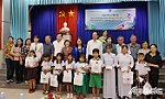 Tiền Giang: Trao tặng học bổng cho 100 học sinh khuyết tật, mồ côi có hoàn cảnh khó khăn