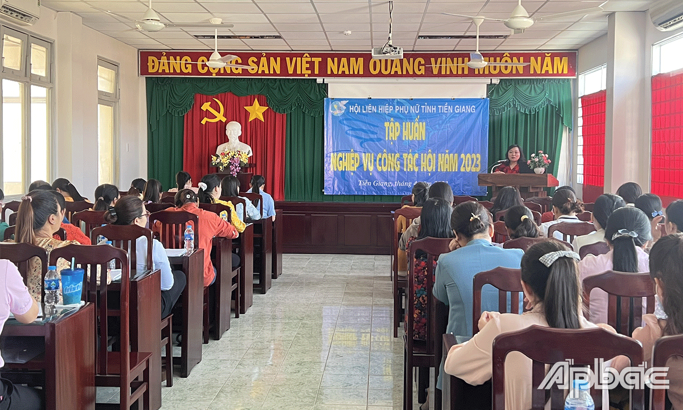 Quang cảnh lớp tập huấn.