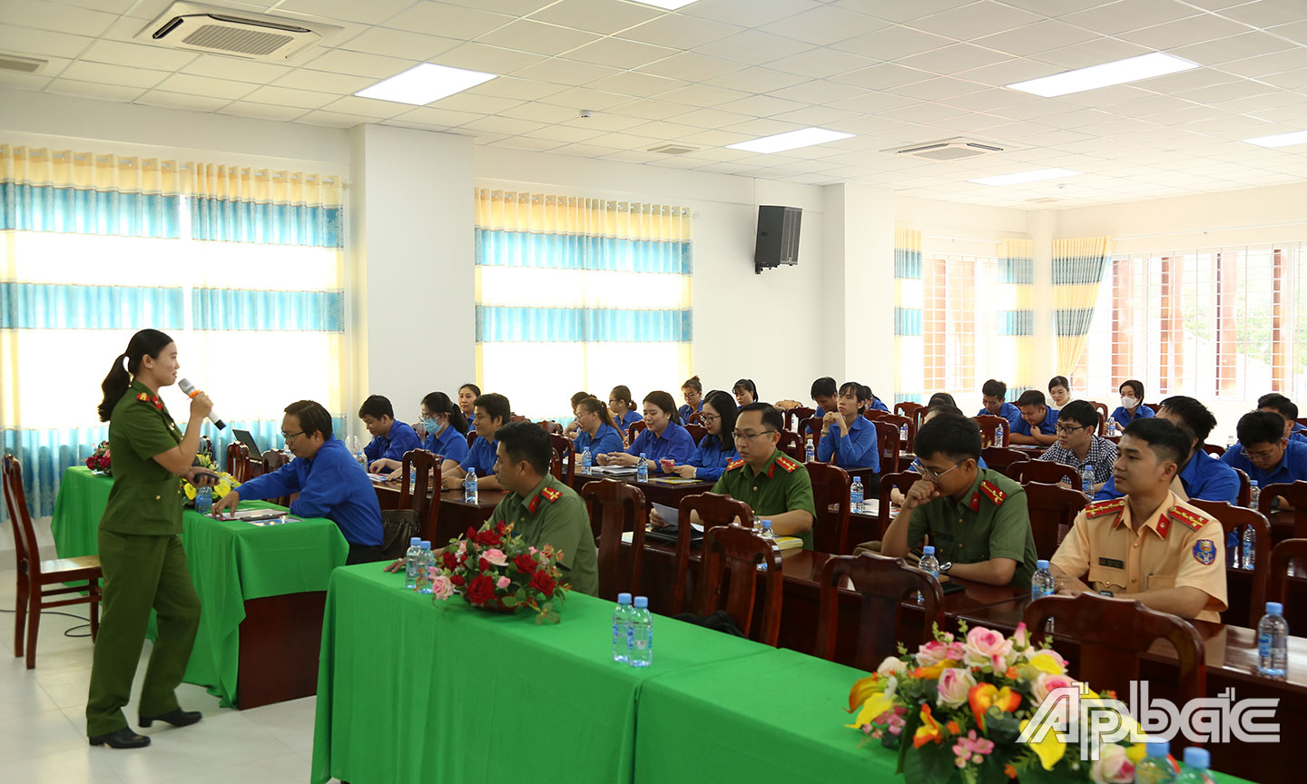 Quang cảnh hội nghị.
