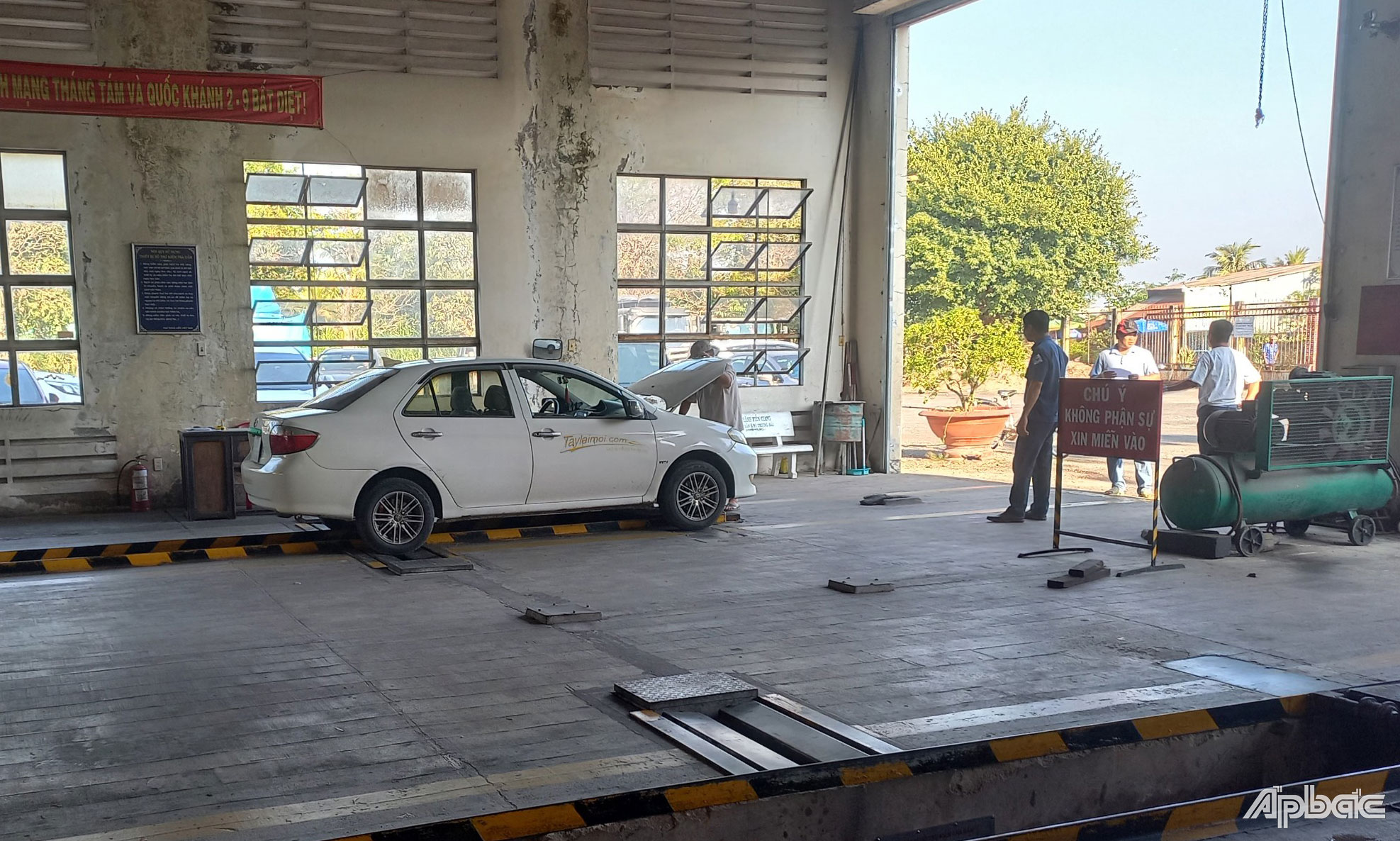 Trung tâm Đăng kiểm xe cơ giới 63.01S, trực thuộc Sở Giao thông Vận tải cũng đang trong tình trạng quá tải.