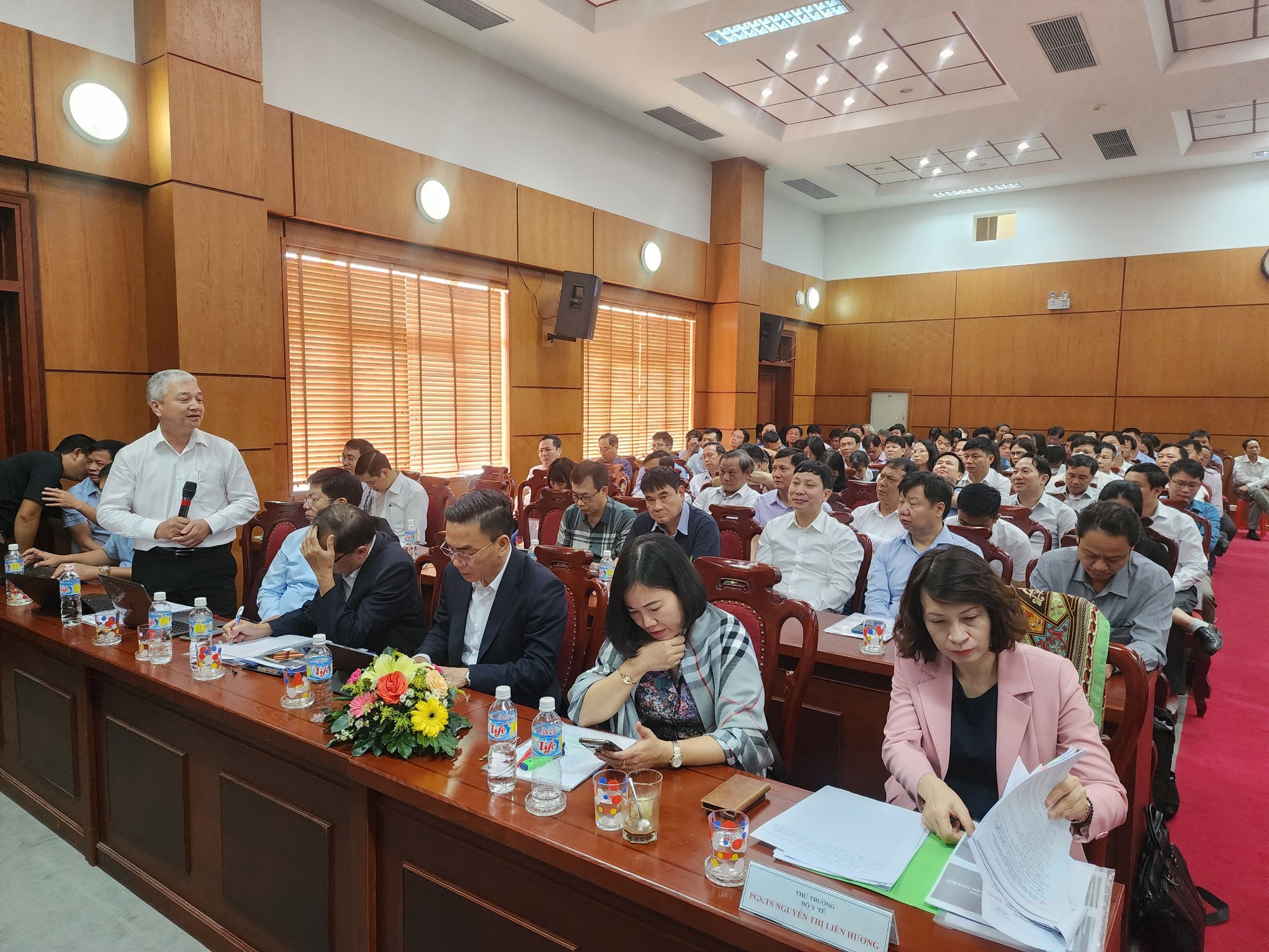 Thứ trưởng Bộ Y tế Nguyễn Thị Liên Hương chủ trì hội nghị tăng cường phòng, chống dịch năm 2023.
