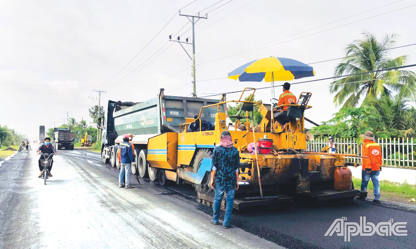 Nhiều công trình đầu tư công được lãnh đạo huyện theo dõi chỉ đạo đẩy nhanh tiến độ thi công.