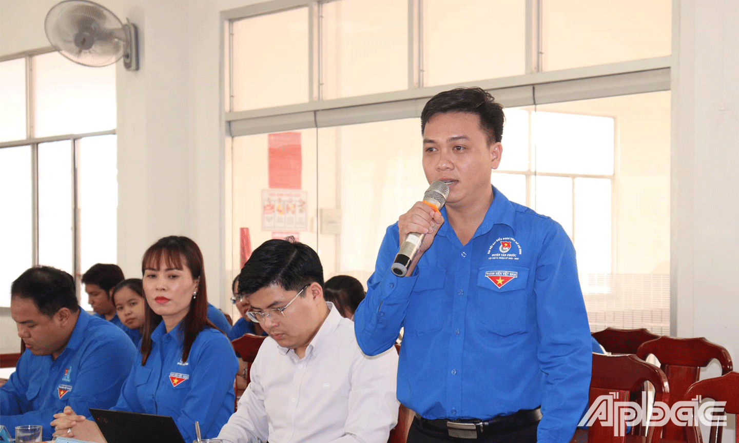 Đại diện Tỉnh đoàn, Huyện đoàn và các đoàn trực thuộc tham gia đóng góp ý kiến tại Hội thảo