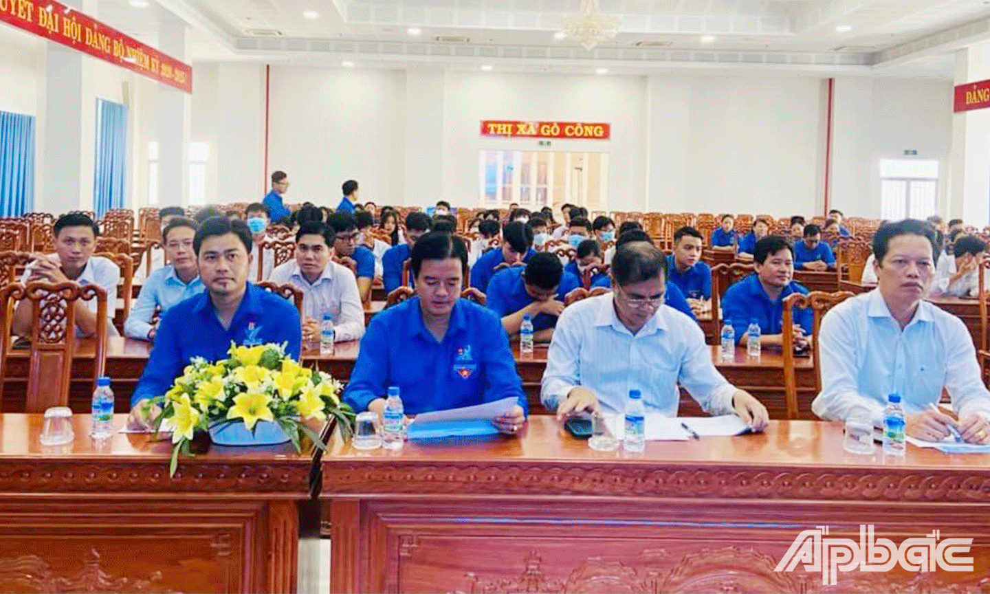 Đại biểu tham dự Lễ ra mắt công trình “Số hóa tư liệu, hiện vật, thông tin các di tích lịch sử, địa diểm du lịch tỉnh Tiền Giang” 