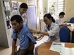 Bài toán giữ chân cán bộ y tế ở các cơ sở công lập