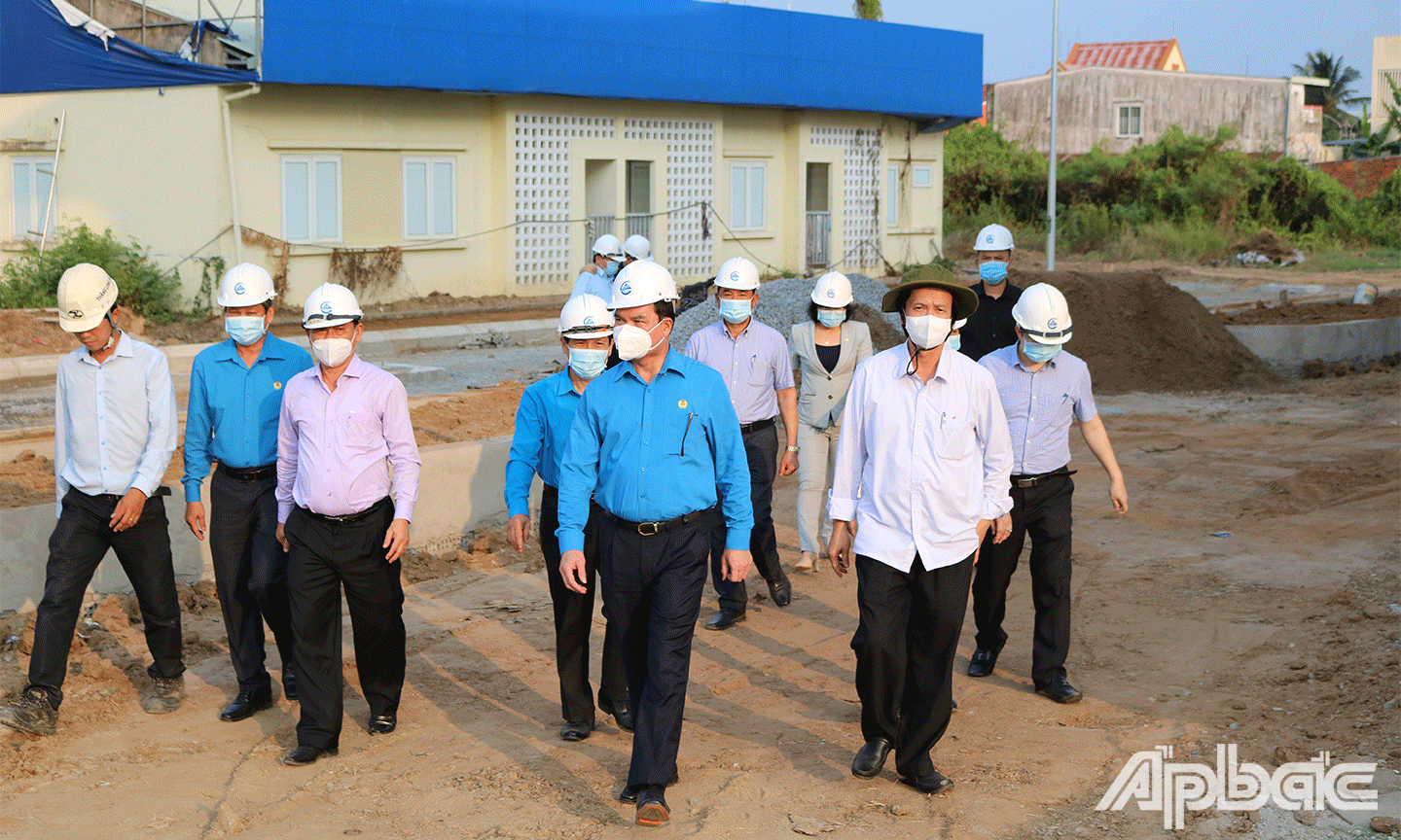 Đoàn công tác của Tổng LĐLĐ Việt Nam khảo sát thực tế công trình Dự án Thiết chế Công đoàn tỉnh tại Tiền Giang.