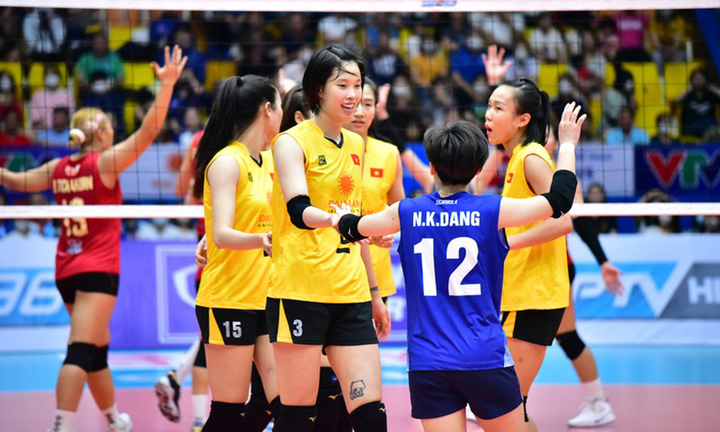 Đội trưởng Trần Thị Thanh Thúy (số 3) cùng các đồng đội ăn mừng chiến thắng. (Ảnh: AVC)