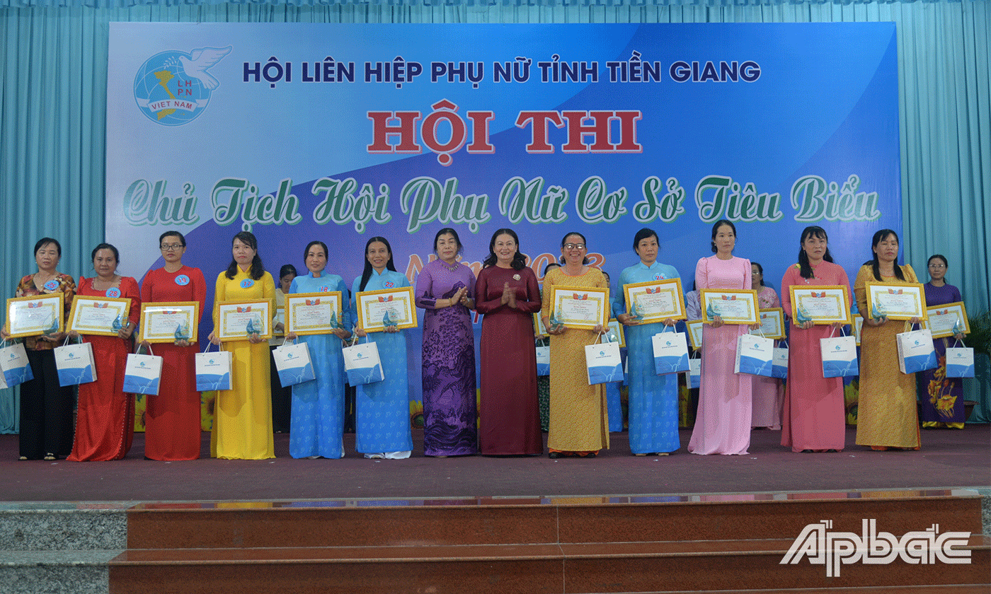 Trao giải Khuyến khích cho 21 thí sinh.