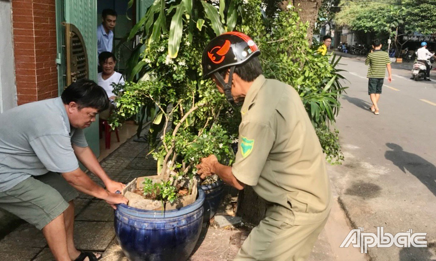 Phường 8, TP. Mỹ Tho ra quân lập lại trật tự đô thị.