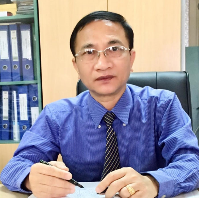 TS Hoàng Ngọc Vinh.  