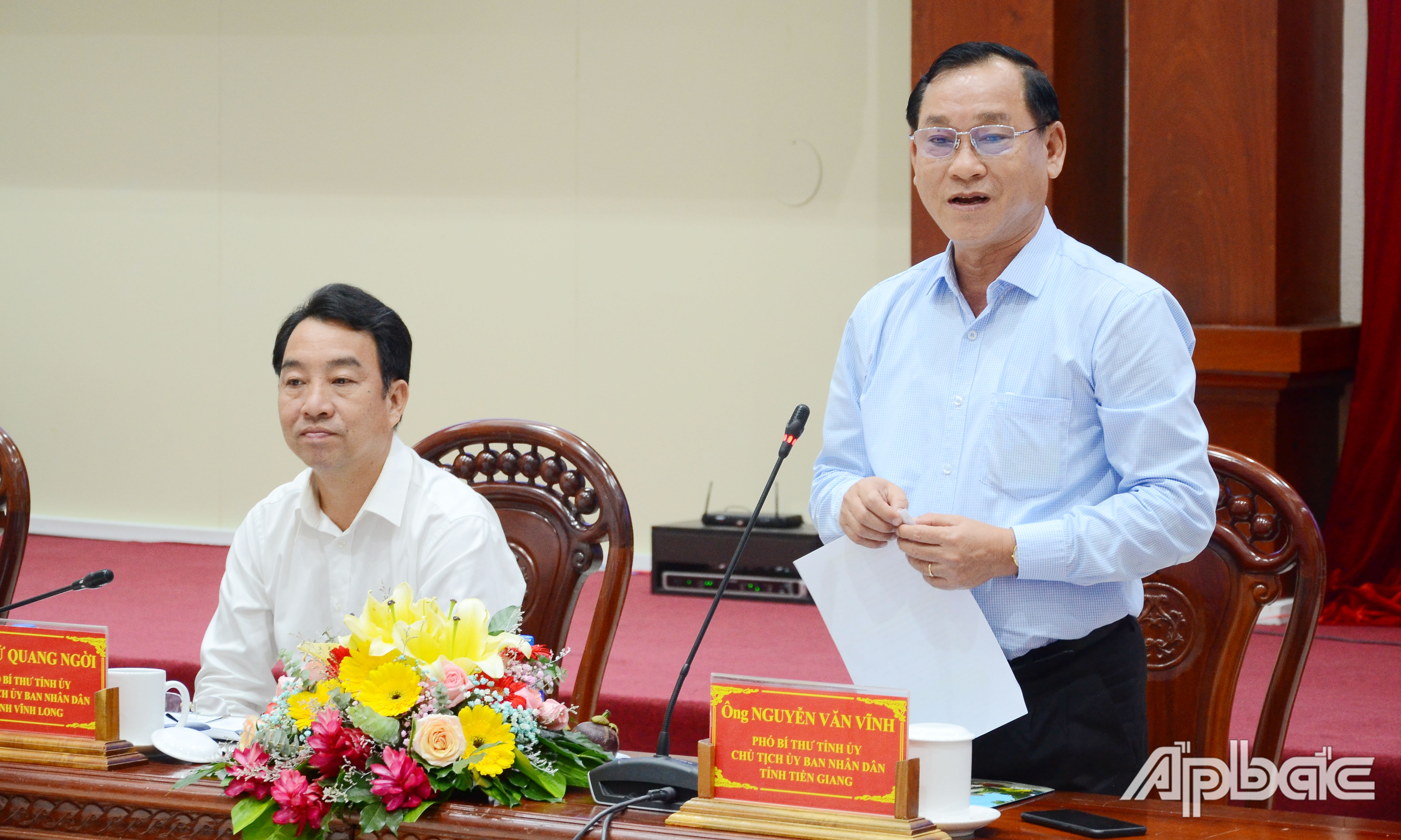 Đồng chí Nguyễn Văn Vĩnh phát biểu tại hội nghị.