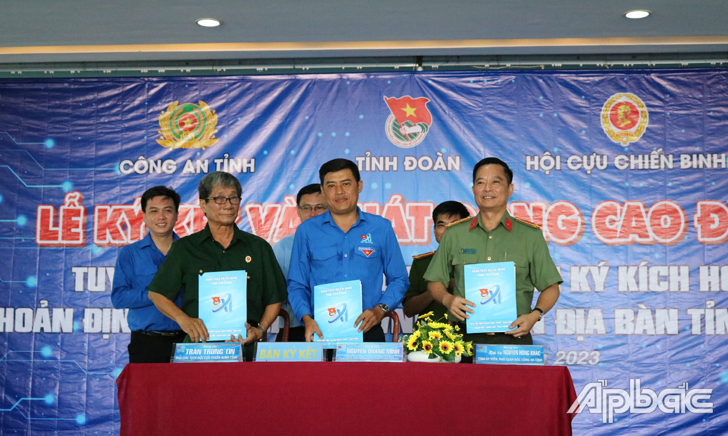 Tỉnh Đoàn phối hợp Công an tỉnh và Hội Cựu Chiến binh tỉnh ký kết kế hoạch phối hợp