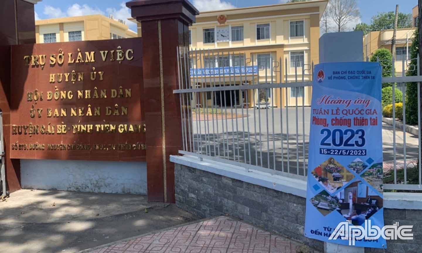Các cơ quan, địa phương tổ chưc treo panel tuyên truyền trực Tuần lễ phòng chống thiên tai năm 2023.