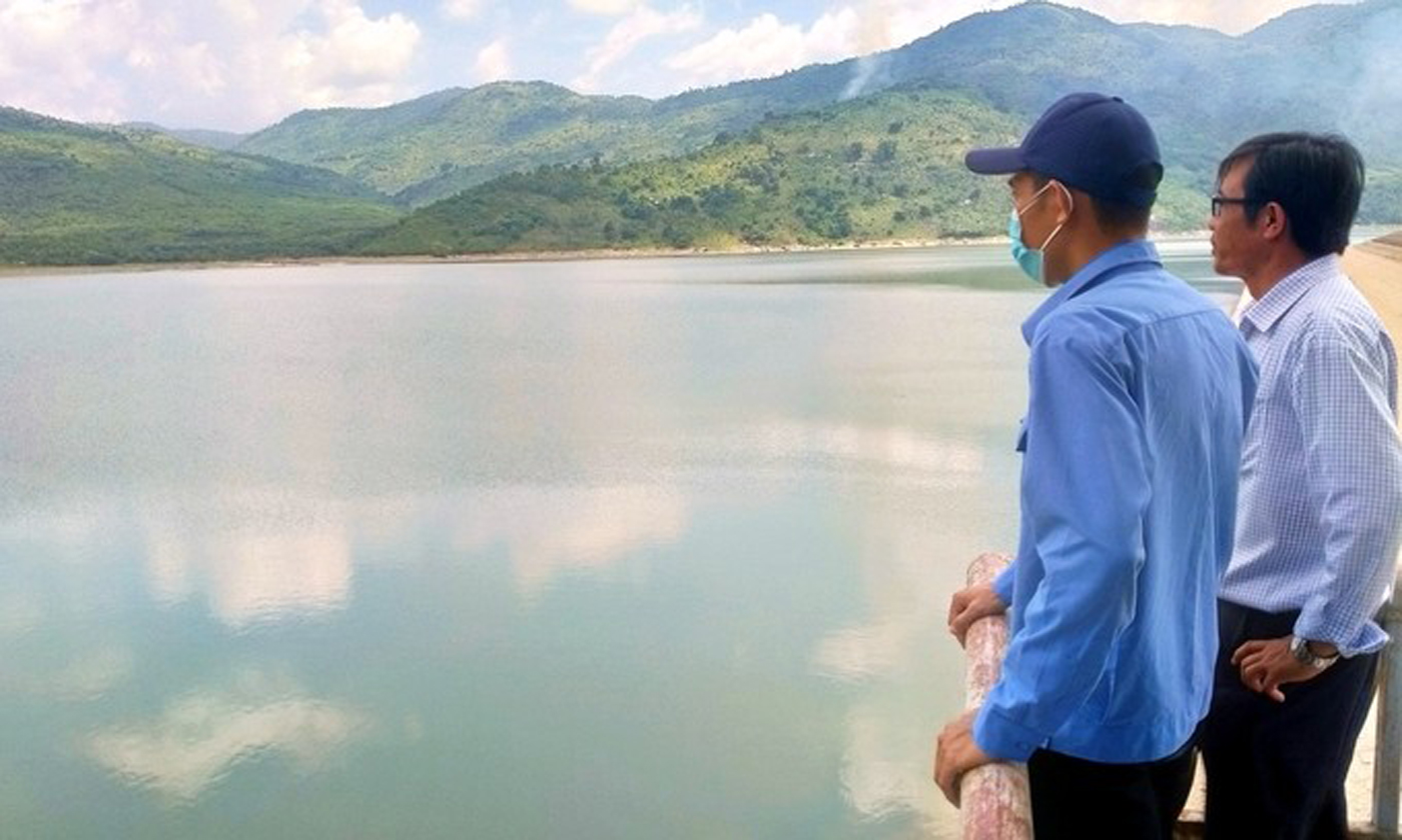Công ty TNHH MTV Khai thác công trình thủy lợi Khánh Hòa cảnh báo vùng hạn, thiếu nước tưới. Ảnh: KIM SƠ