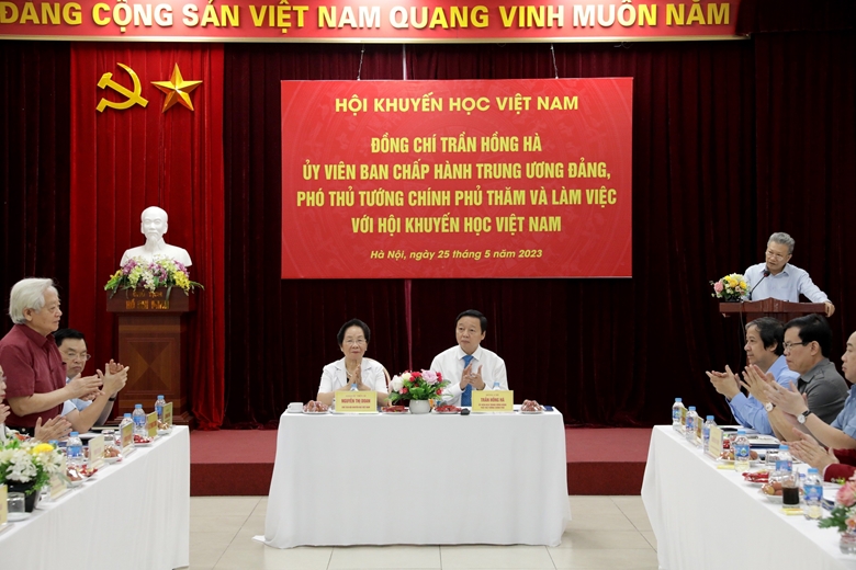 Quang cảnh buổi làm việc. Ảnh: VA