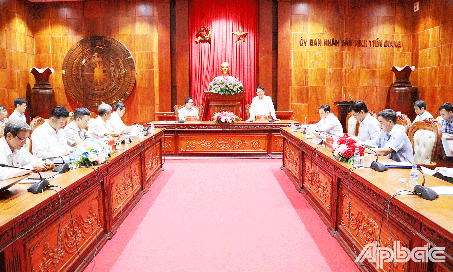 Quang cảnh buổi làm việc