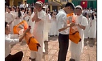 Đừng phê phán, hãy tạo rào chắn