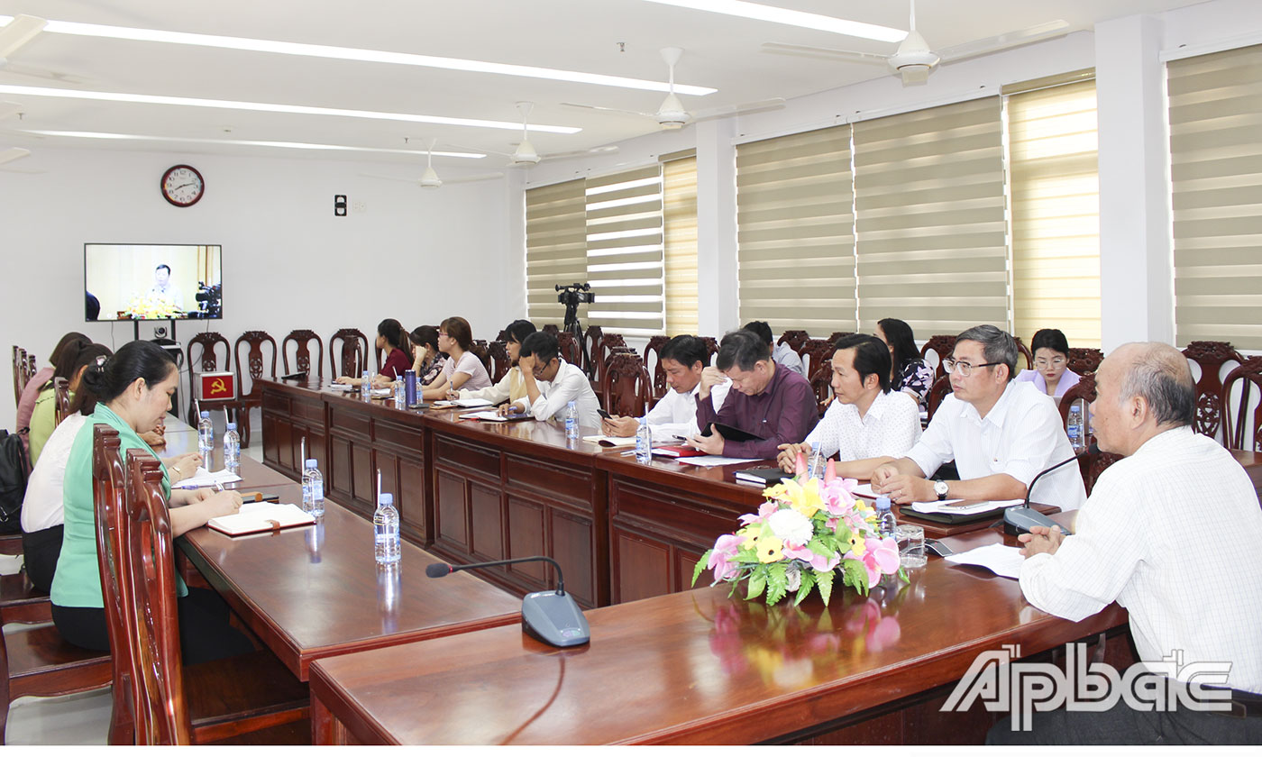 Lãnh đạo, phóng viên, biên tập viên các cơ quan báo chí trên địa bàn tỉnh Tiền Giang tham dự hội nghị.