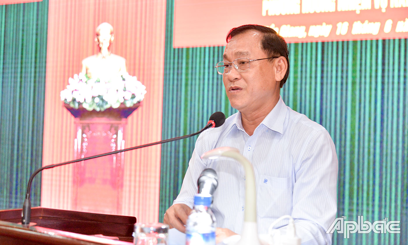 Đồng chí Nguyễn Văn Vĩnh, Phó Bí thư Tỉnh ủy, Chủ tịch UBND tỉnh, Chủ tịch Hội đồng NVQS tỉnh Tiền Giang phát biểu kết luận hội nghị.