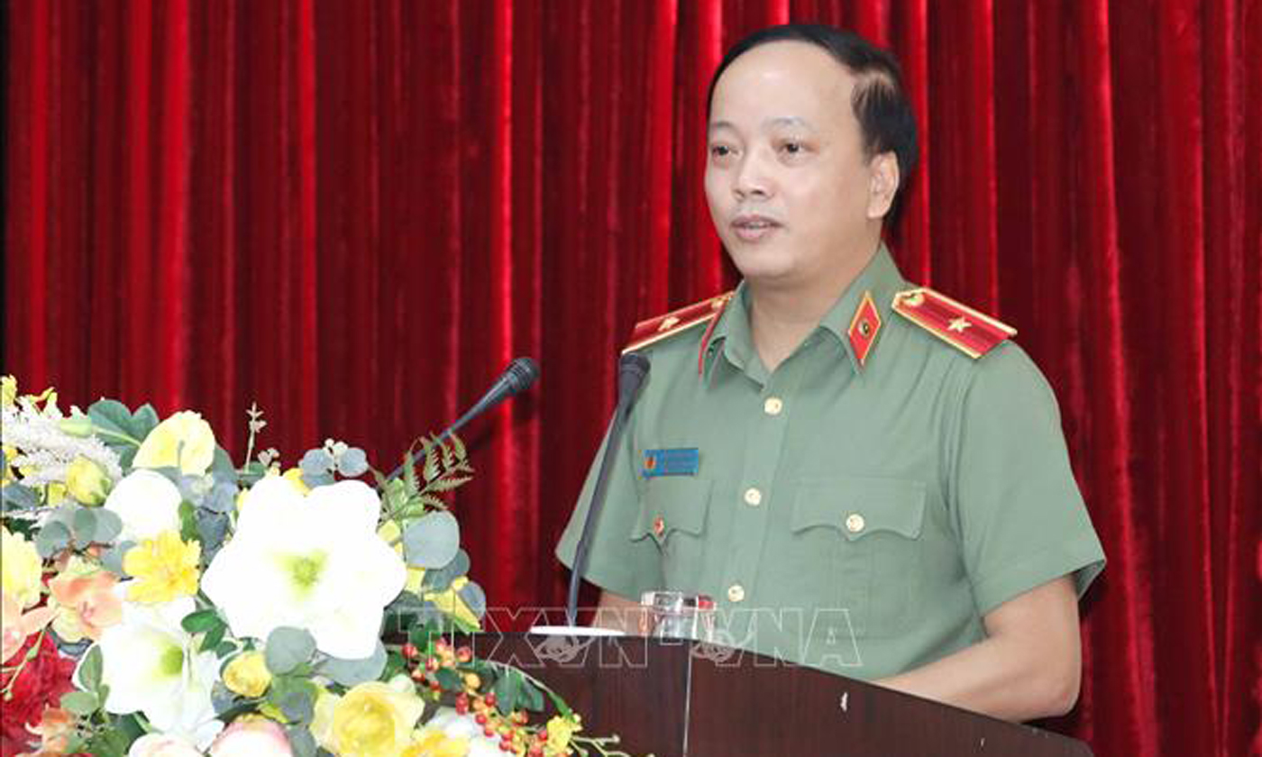 Thiếu tướng Đặng Hồng Đức, Chánh Văn phòng Bộ Công an thông tin nhanh tại hội nghị. Ảnh: Phương Hoa/TTXVN