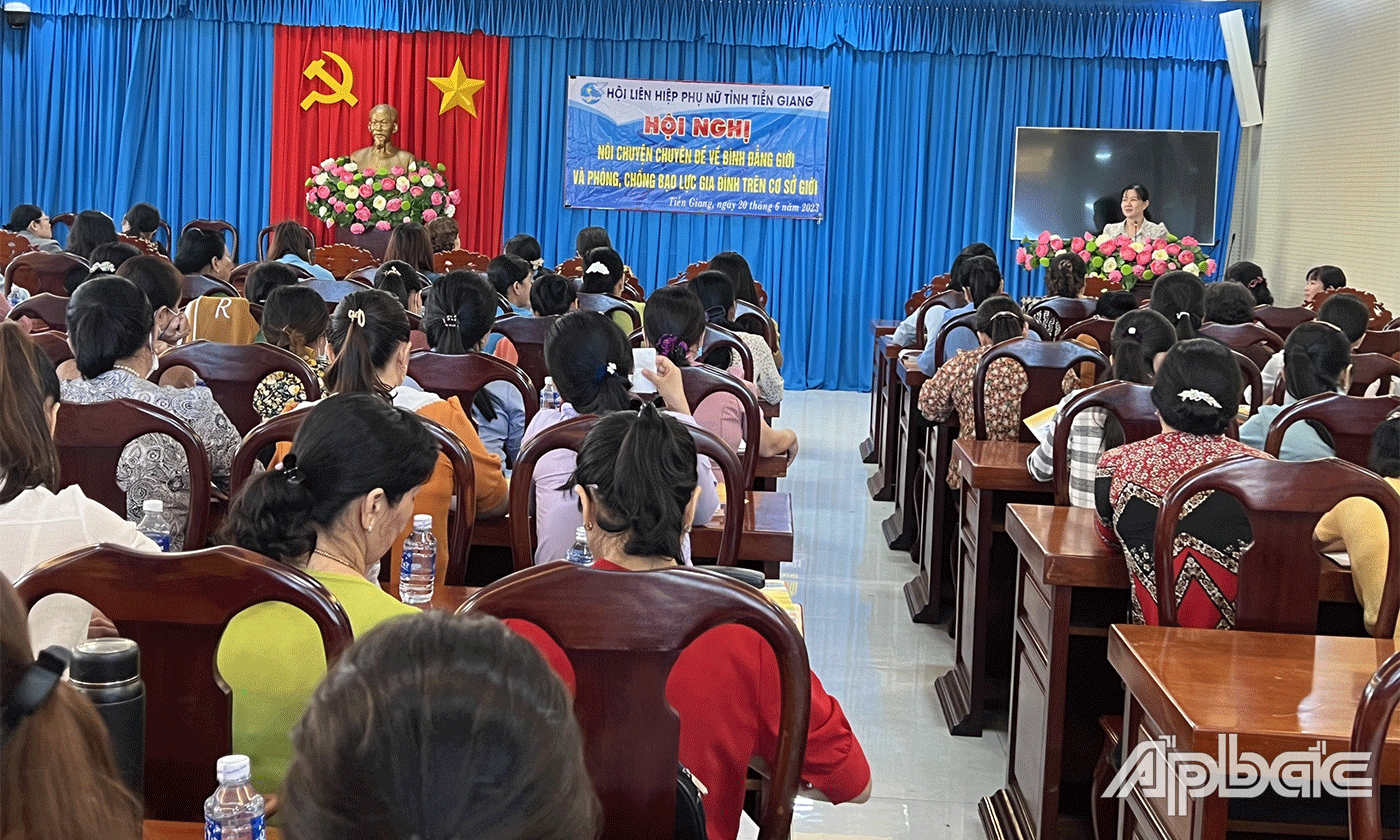 Quang cảnh buổi nói chuyện.
