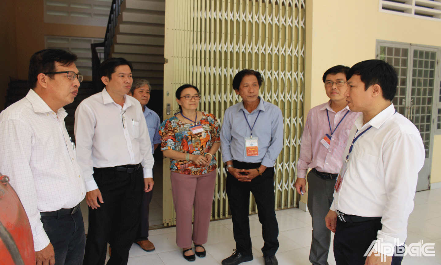 Các thành viên trong Ban Chỉ đạo Kỳ thi tốt nghiệp THPT cấp tỉnh trao đổi với lãnh đạo huyện Châu Thành.