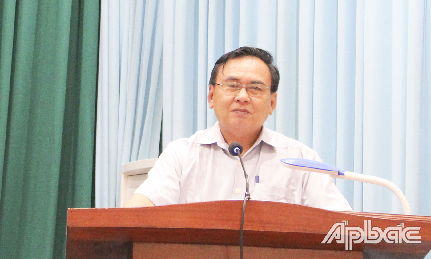 Phó Bí thư Thường trực Tỉnh ủy Võ Văn Bình phát buổi tại hội nghị.