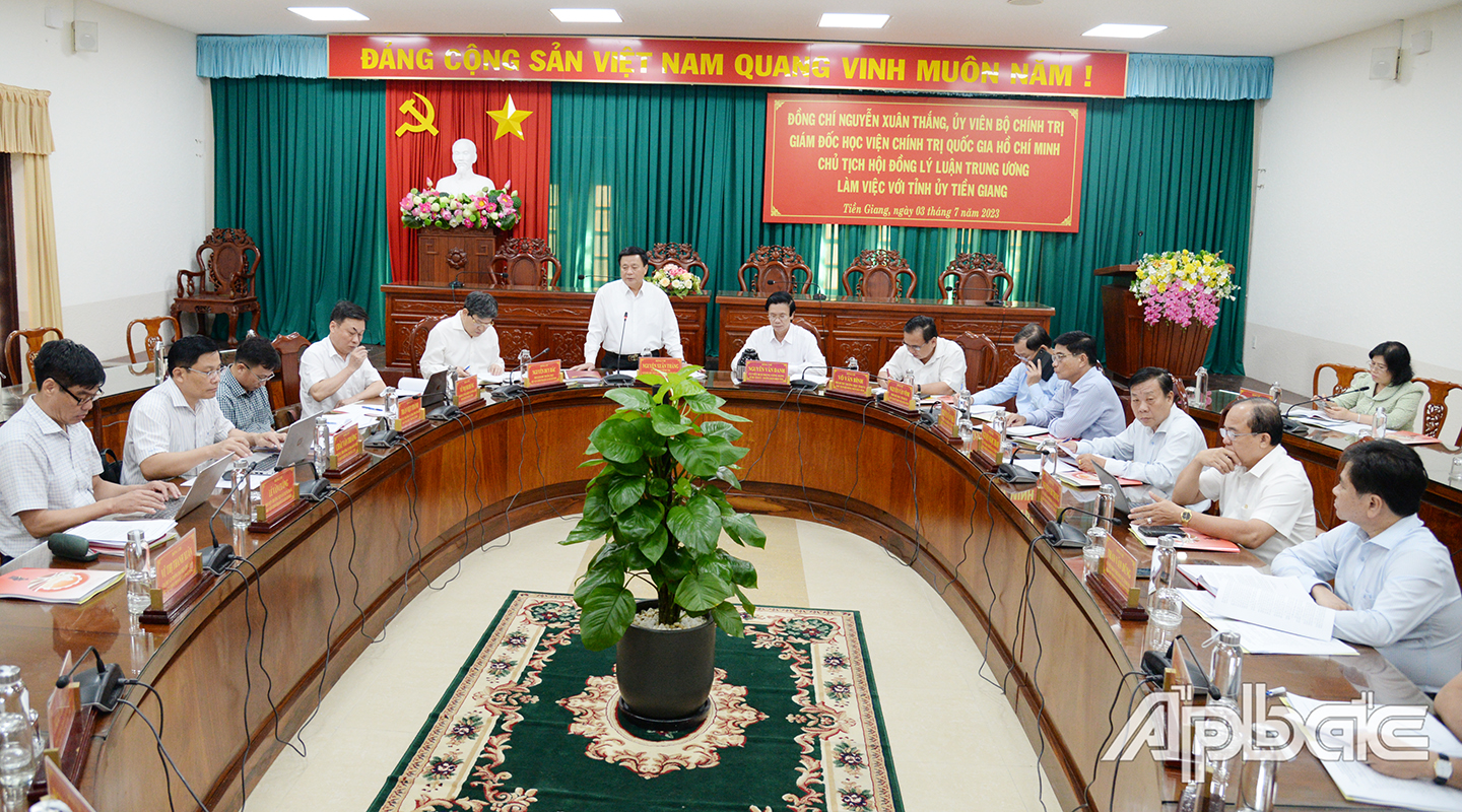 Quang cảnh buổi làm việc chiều 3-7 của đoàn công tác