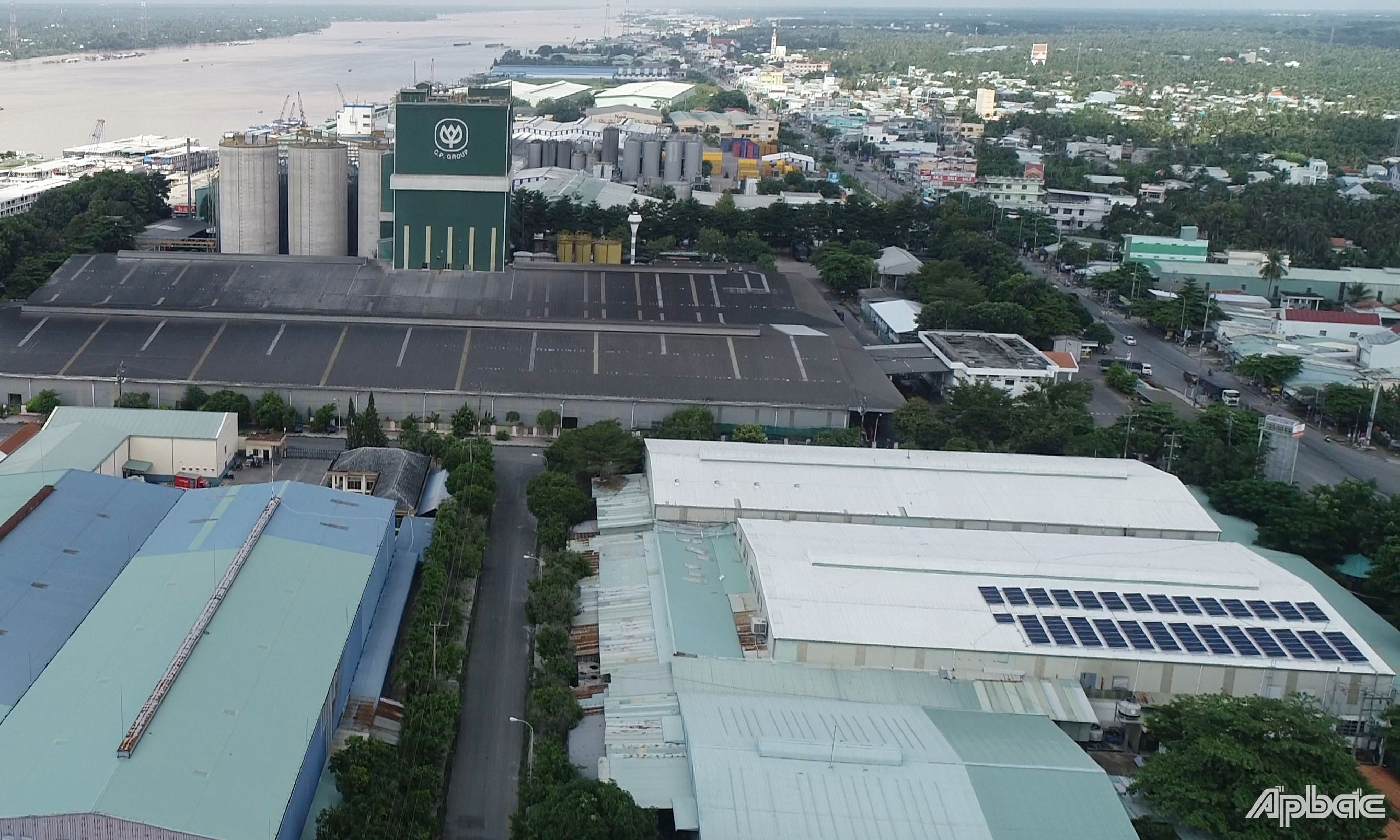 Tiền Giang đang kiến nghị Trung ương tạo điều kiện cho DN đầu tư hệ thống điện năng lượng mặt trời áp mái.