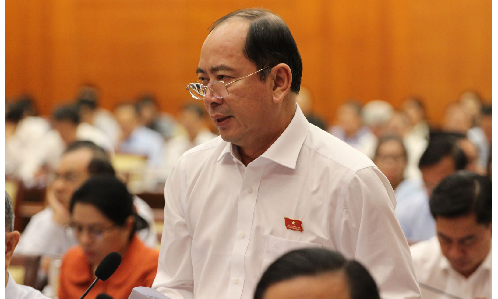 Ông Tăng Chí Thượng, Giám đốc Sở Y tế TP Hồ Chí Minh báo cáo tại kỳ họp HĐND TP Hồ Chí Minh khoá 10 chiều 11/7. Ảnh: T.N