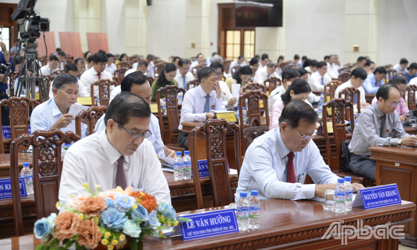 Quang cảnh kỳ họp.