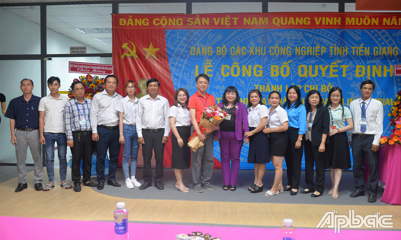 Trong nửa nhiệm kỳ đã thành lập 5 chi bộ trực thuộc Đảng bộ Các khu công nghiệp.