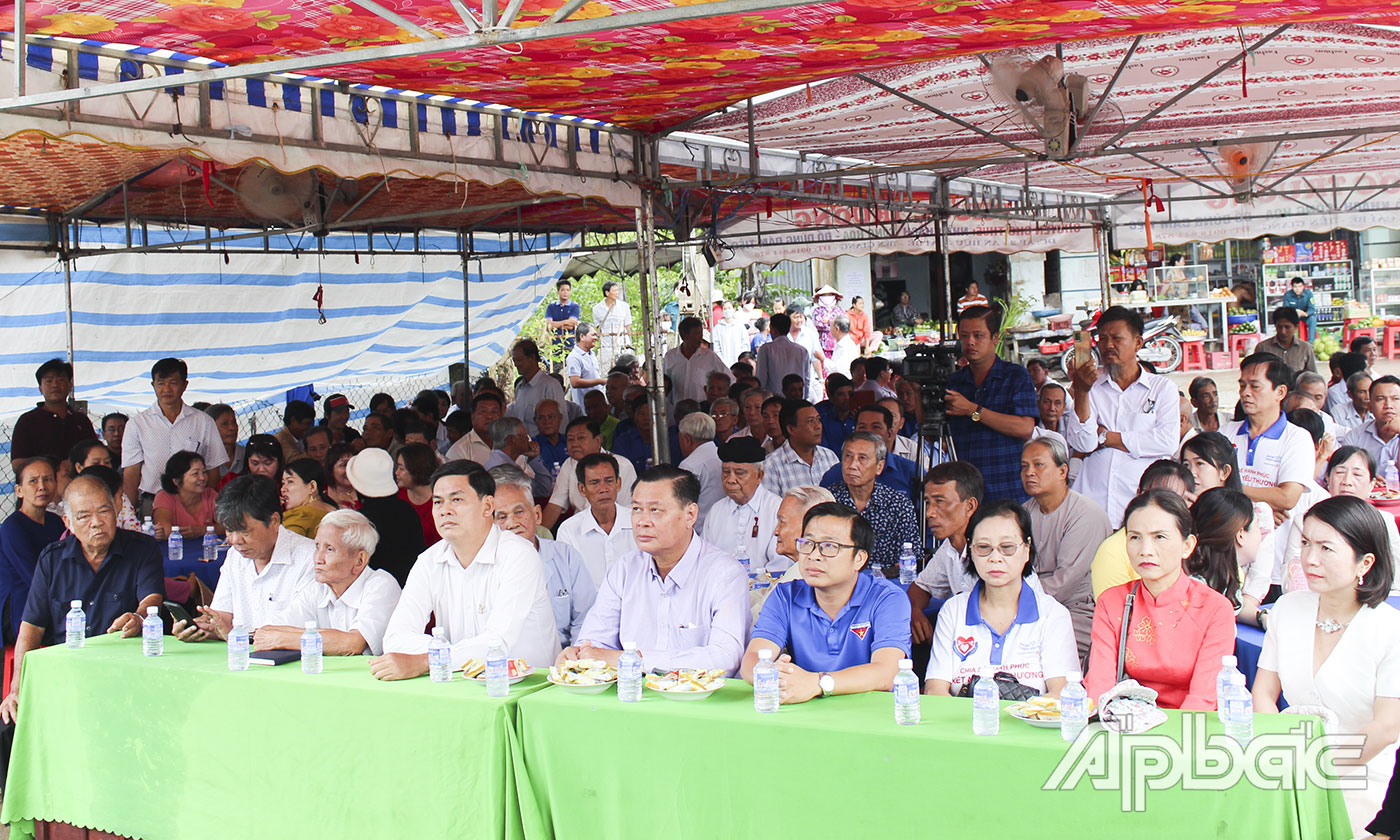 Quang cảnh buổi lễ khánh thành cầu Ba Miệng.