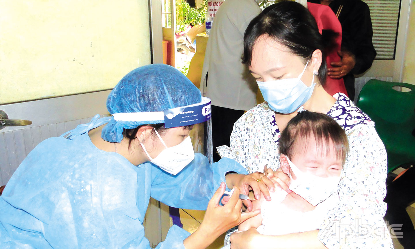 Phụ nữ và trẻ em gái ngày càng được quan tâm tạo điều kiện chăm sóc sức khỏe tốt.