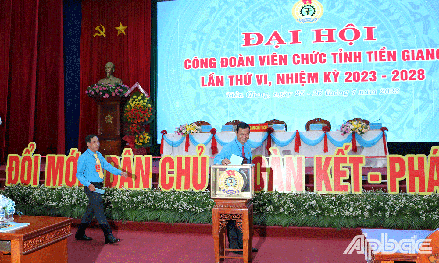 Đoàn Chủ tịch tham gia bỏ phiếu bầu Ban Chấp hành Ban chấp hành khóa VI, nhiệm kỳ 2023-2028