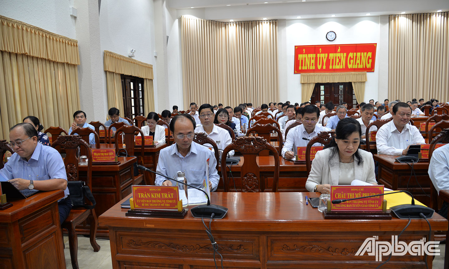 Quang cảnh hội nghị. 