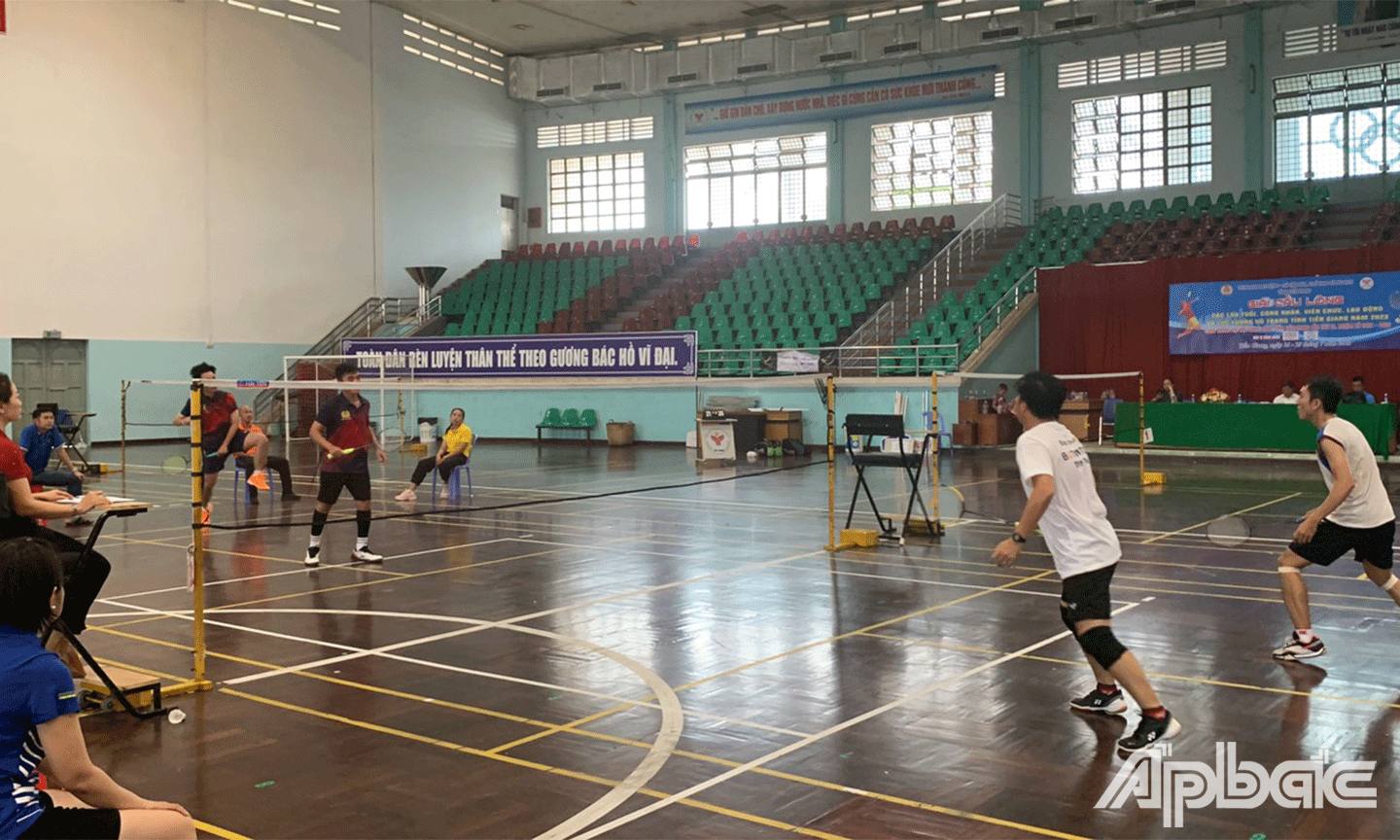 Vận động viên tham gia thi đấu