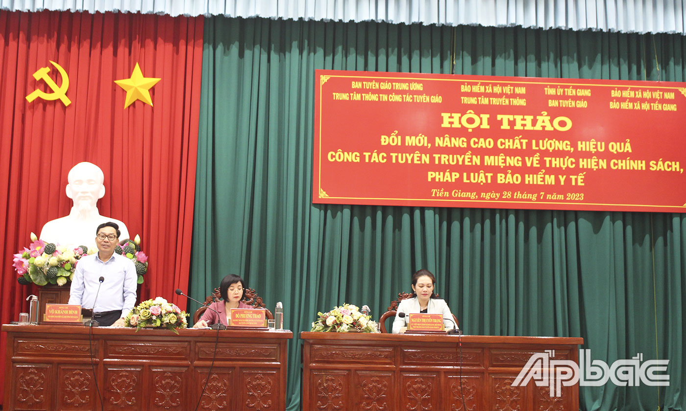 Võ Khánh Bình, Giám đốc Bảo hiểm xã hội Tiền Giang đồng chủ trì hội nghị.