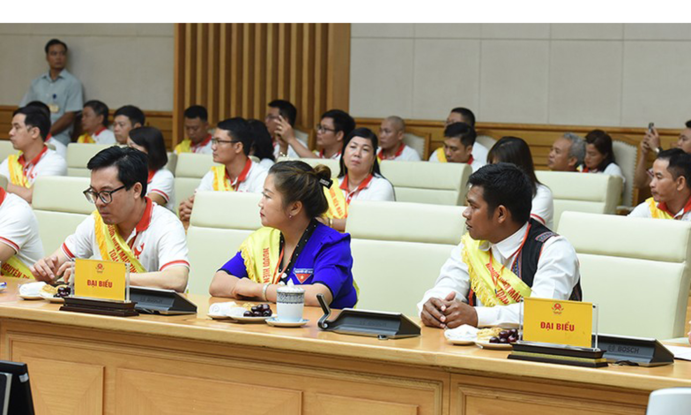 Các đại biểu tham dự buổi gặp mặt.