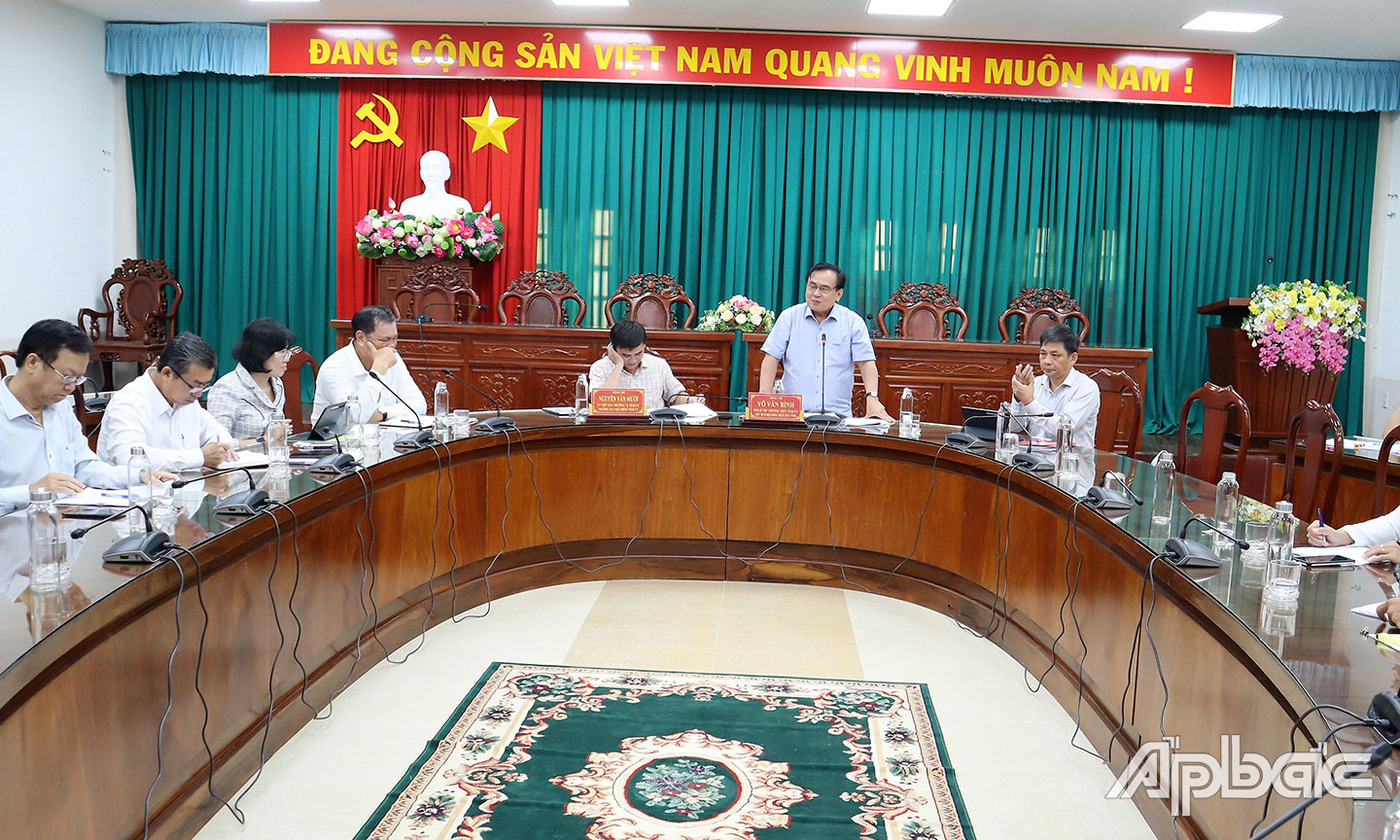 Đồng chí Võ Văn Bình phát biểu kết luận.