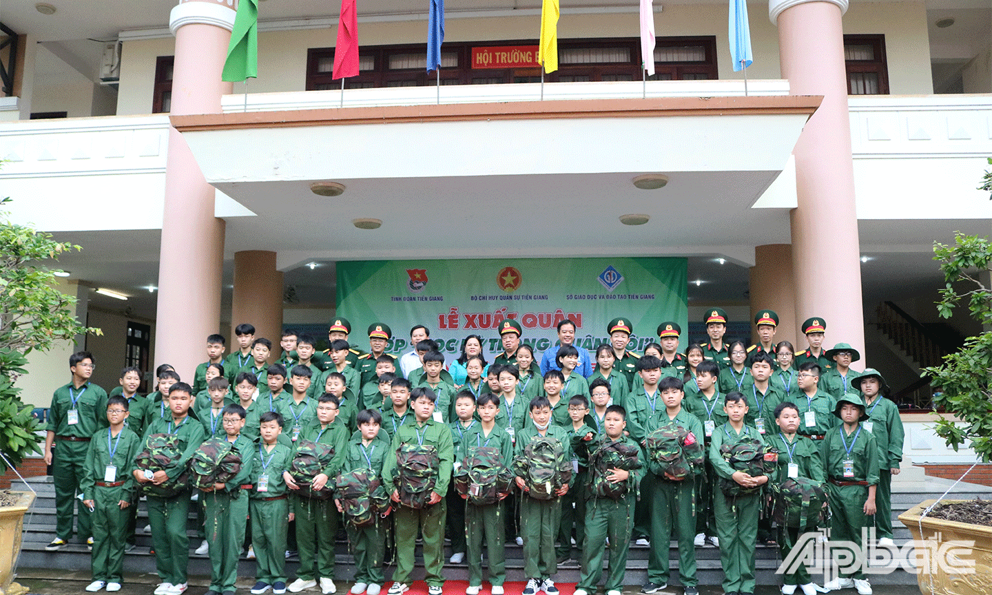 Chương trình “Học kỳ trong Quân đội” 2023 có sự tham gia của 55 chiến sỹ nhí. và được chia làm 5 tiểu đội,