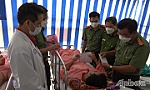 Công an tỉnh Tiền Giang thăm, động viên cán bộ bị thương khi thực hiện nhiệm vụ