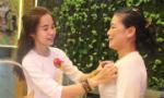 Bông hồng trên ngực mùa Vu Lan