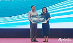 Trao tặng 2.700 bộ sách giáo khoa cho học sinh Tiền Giang