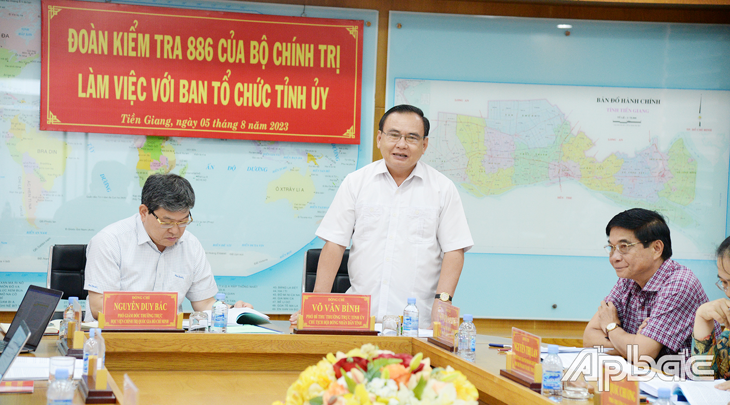 Đồng chí Võ Văn Bình giải đáp làm sáng tỏ những vấn đề thắc mắc của đoàn kiểm tra