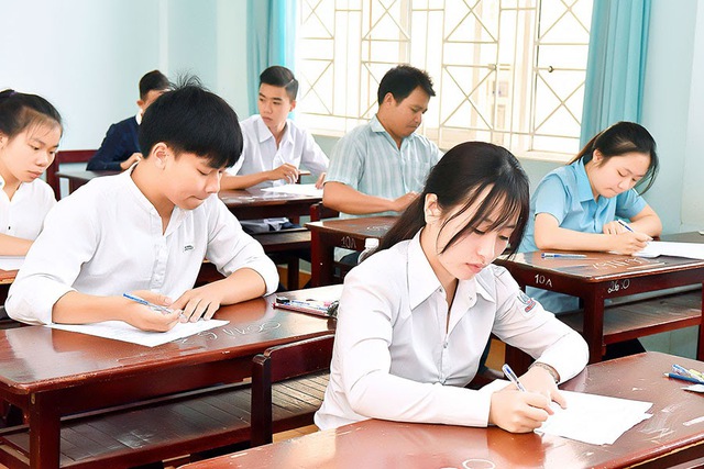 Học sinh chọn môn thi trong số các môn học lựa chọn từ năm 2025.