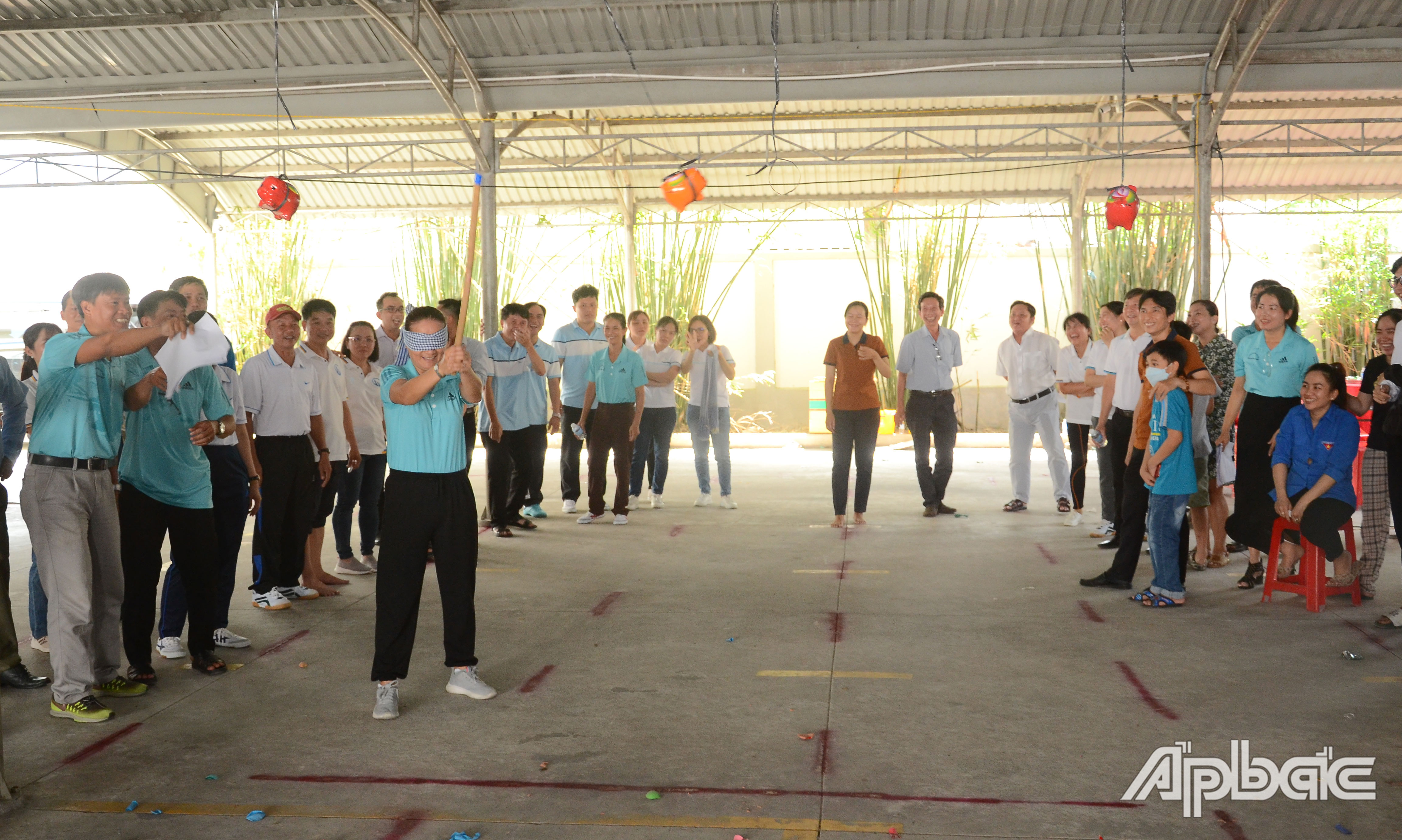 Sôi nổi các trò chơi tại Ngày hội.