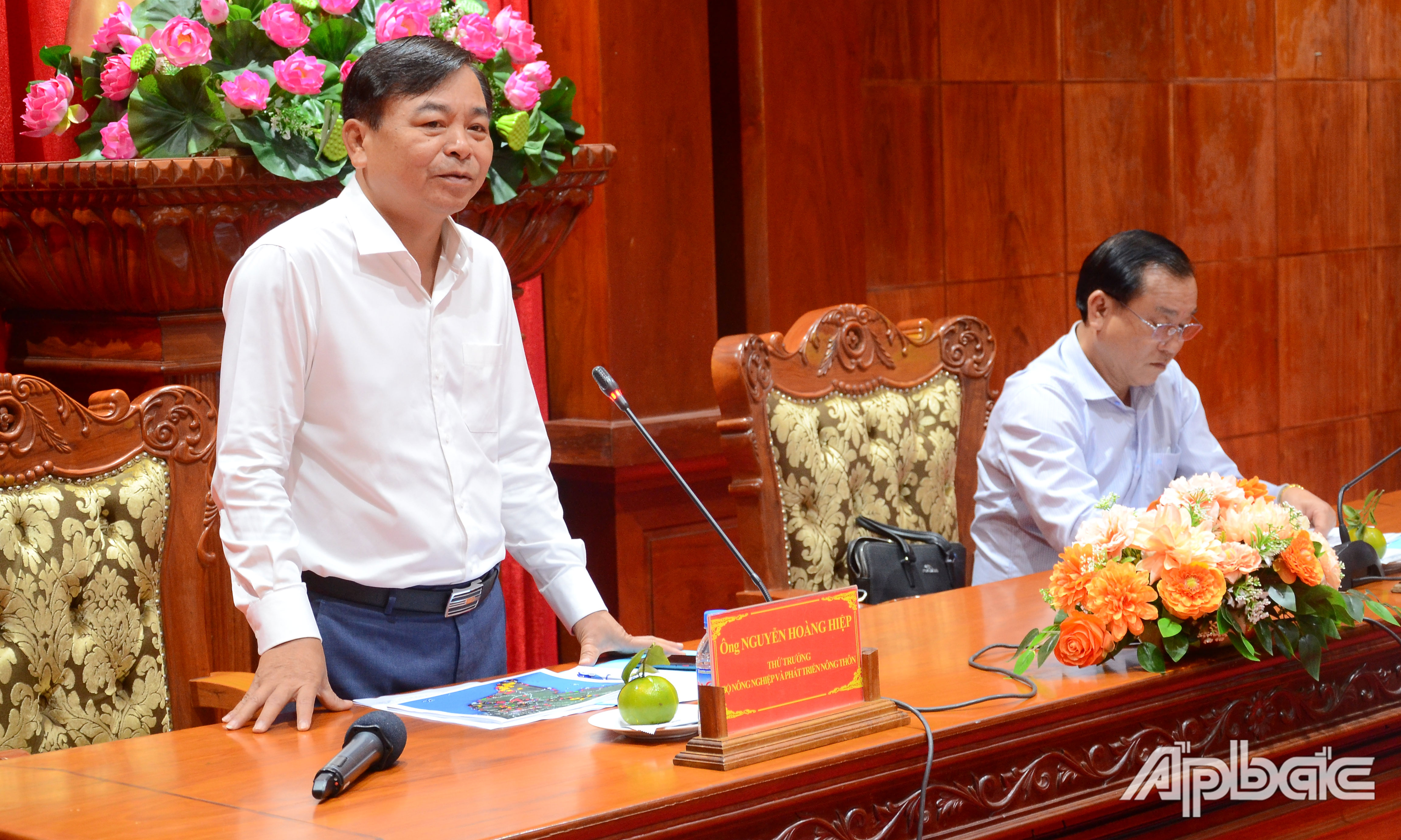 Thứ trưởng Bộ NN&PTNT Nguyễn Hoàng Hiệp phát biểu tại buổi làm việc.