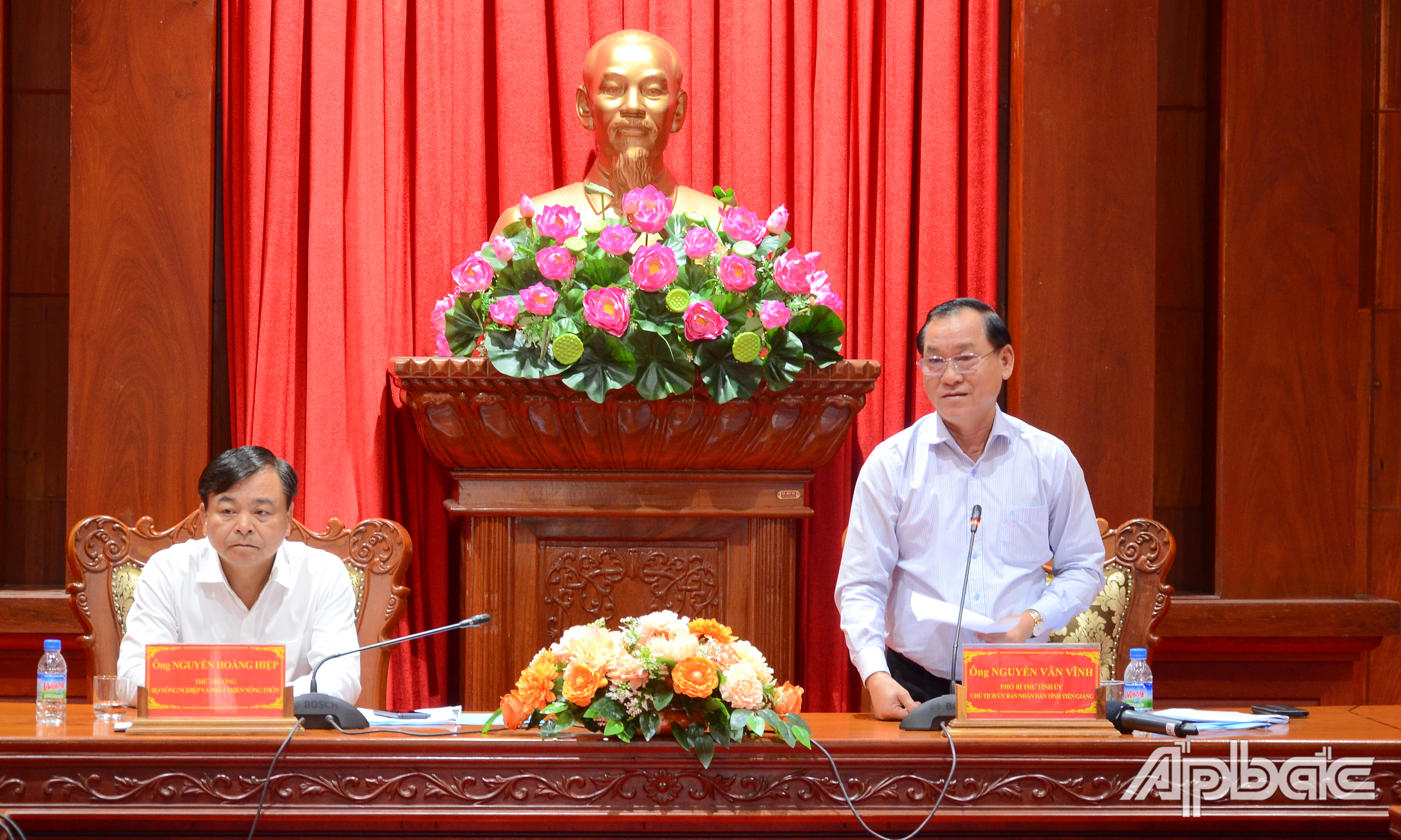 Đồng chí Nguyễn Văn Vĩnh phát biểu tại buổi làm việc.