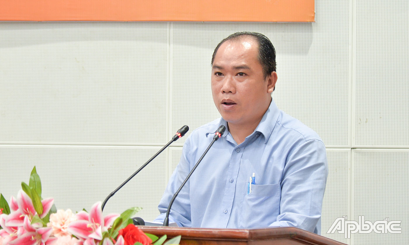 Đại biểu phát biểu tại buổi toạ đàm.